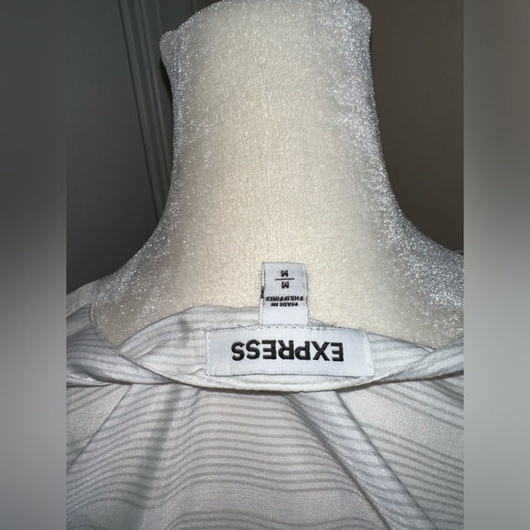 Women’s Express Blouse, White & Gray Stripe, Size Medium - Picture 4 of 5
